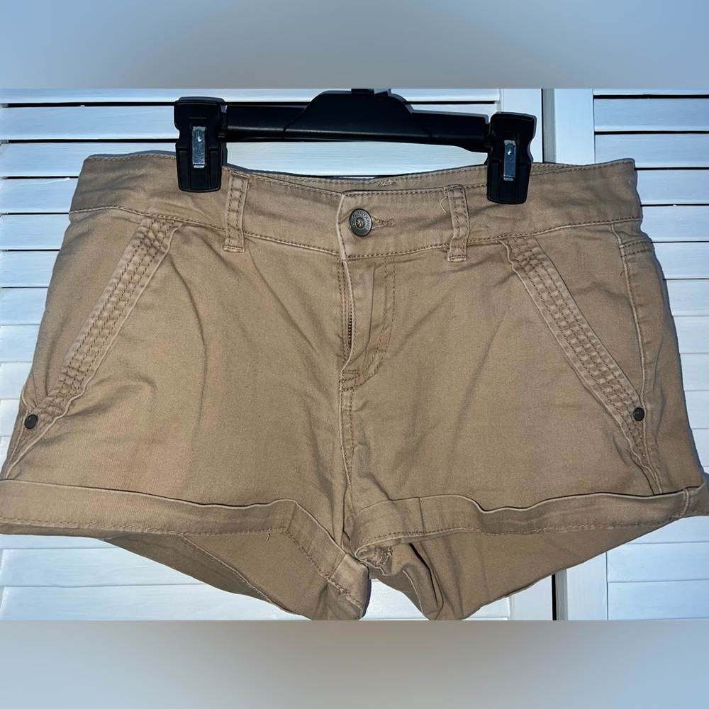 khaki shorts